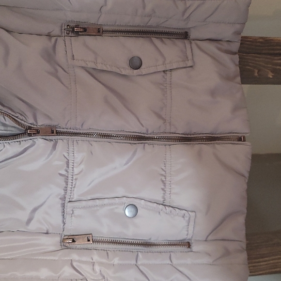 CoffeeShop New York Puffer Vest size small - Picture 5 of 6